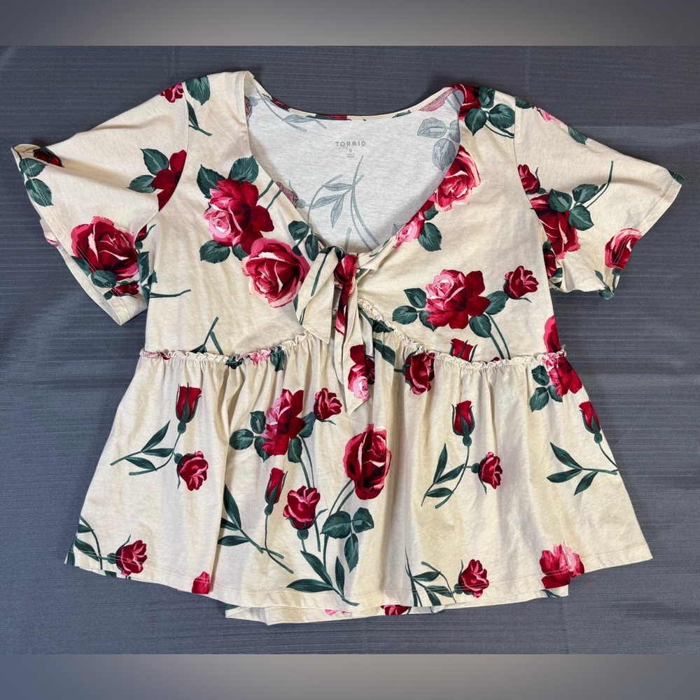 Torrid Floral Babydoll Top Size 0 Red Rose Tie Front Peplum